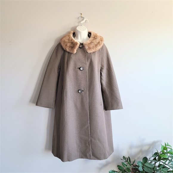 vintage coat Jackets & Blazers - Vintage brown coat with real mink collar.